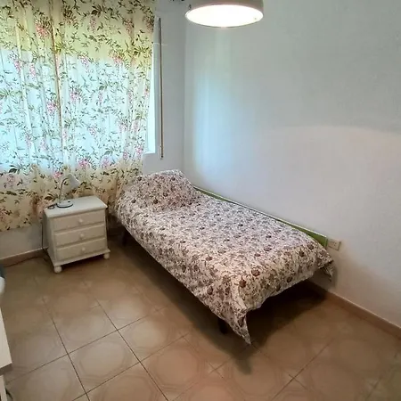 Alameda Con Chimenea Y Jardin Holiday home El Barco de Avila