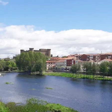 Alameda Con Chimenea Y Jardin El Barco de Avila