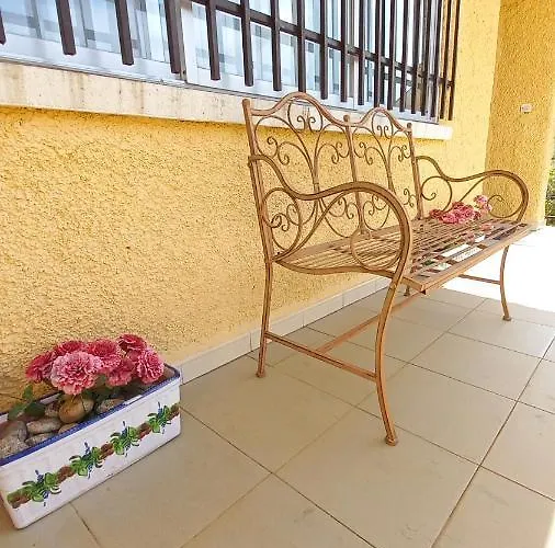 Alameda Con Chimenea Y Jardin 펜션