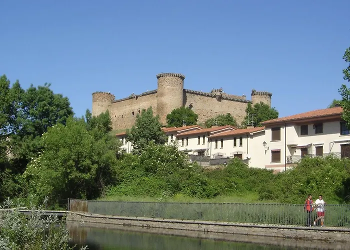 Alameda Con Chimenea Y Jardin 펜션 *